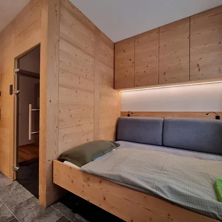 Riverside 1st Floor South * Saas Fee