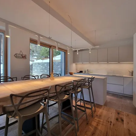 Riverside 1st Floor South Apartman *